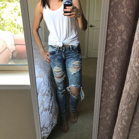 Distressed Skinny Jeans - Picture 2 of 8